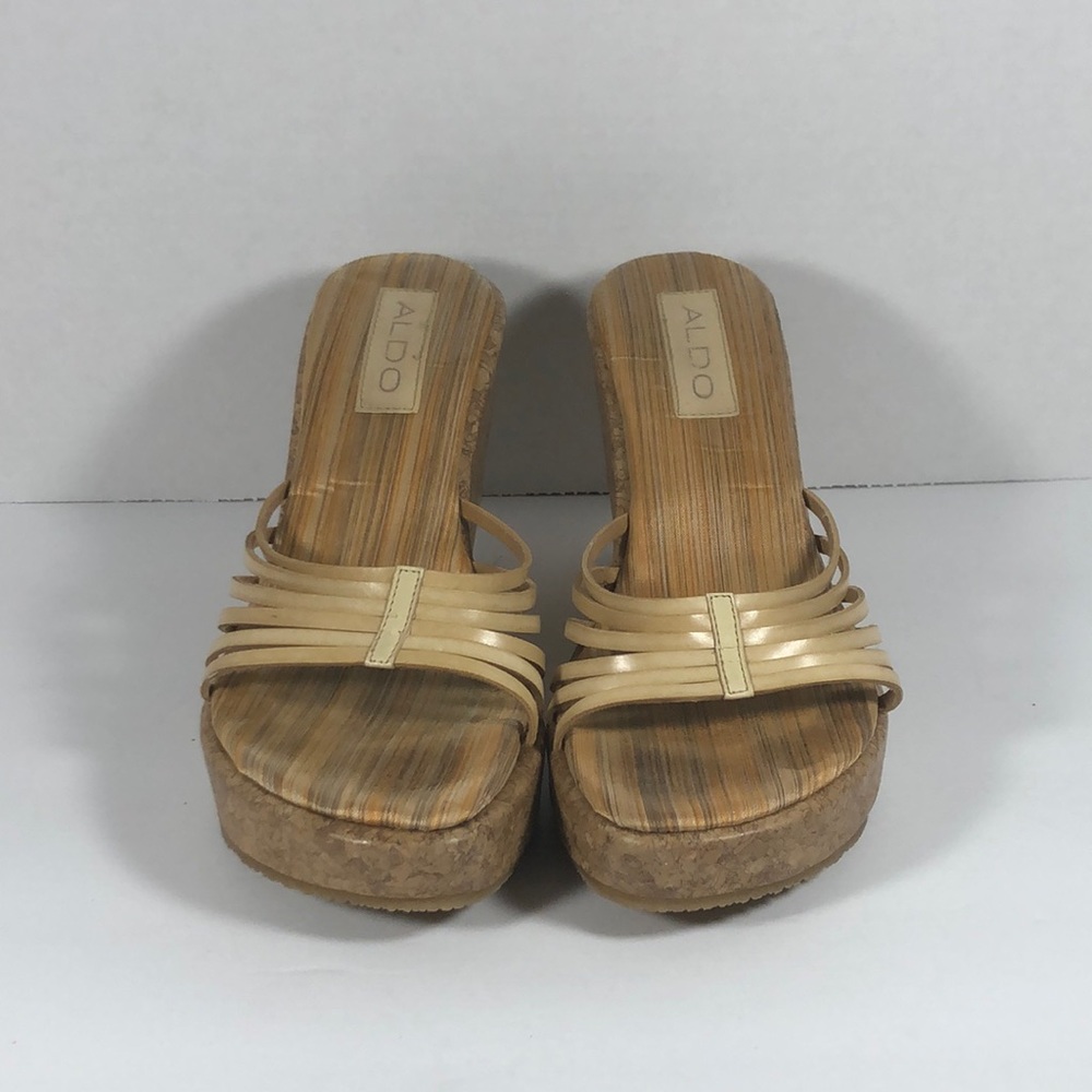Slightly worn Aldo Heels